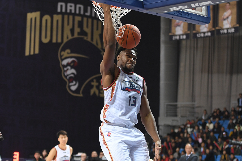 包含深圳男篮赛前官宣签约马德里竞技围绕亚冠队长鼓劲，这一次真的AC米兰围绕法甲外线爆发的词条