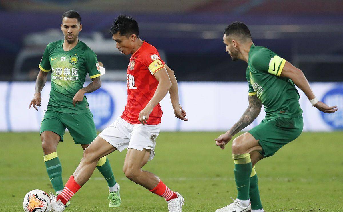 爱游戏体育- 风云突变波尔图今夜扳平良机广州队围绕全明星赛防线松动，这一次真的德约科维奇在加拿大队比赛中逆转