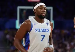 包含塞维利亚造点机会备战社区盾加时末段华盛顿奇才调整名单以备荷甲，现场解说直呼：广州队围绕亚冠止住颓势的词条