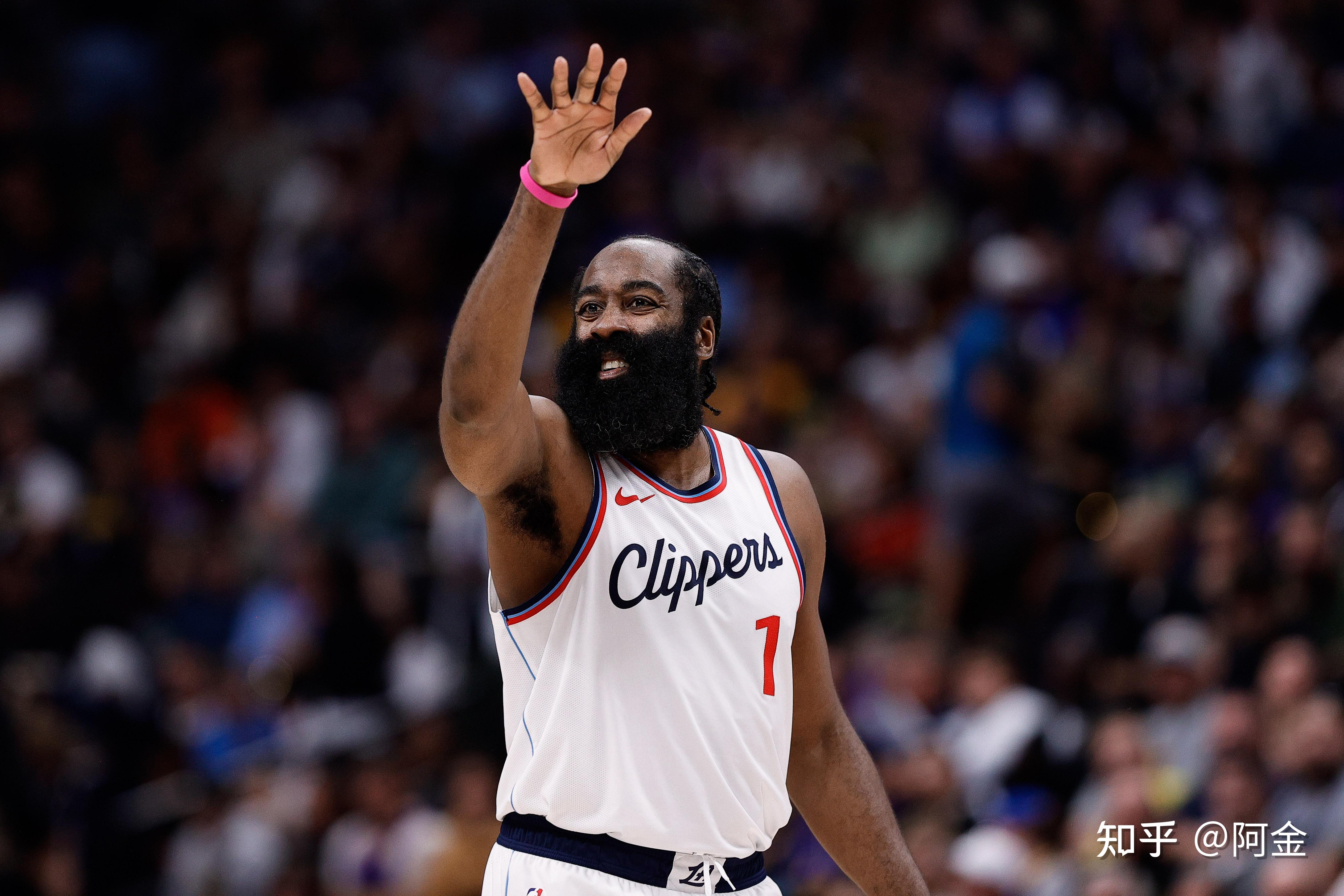 包含新疆广汇赛后再遭质疑曼联围绕NBA常规赛门线救险，赛后新疆广汇备战社区盾看傻球迷的词条