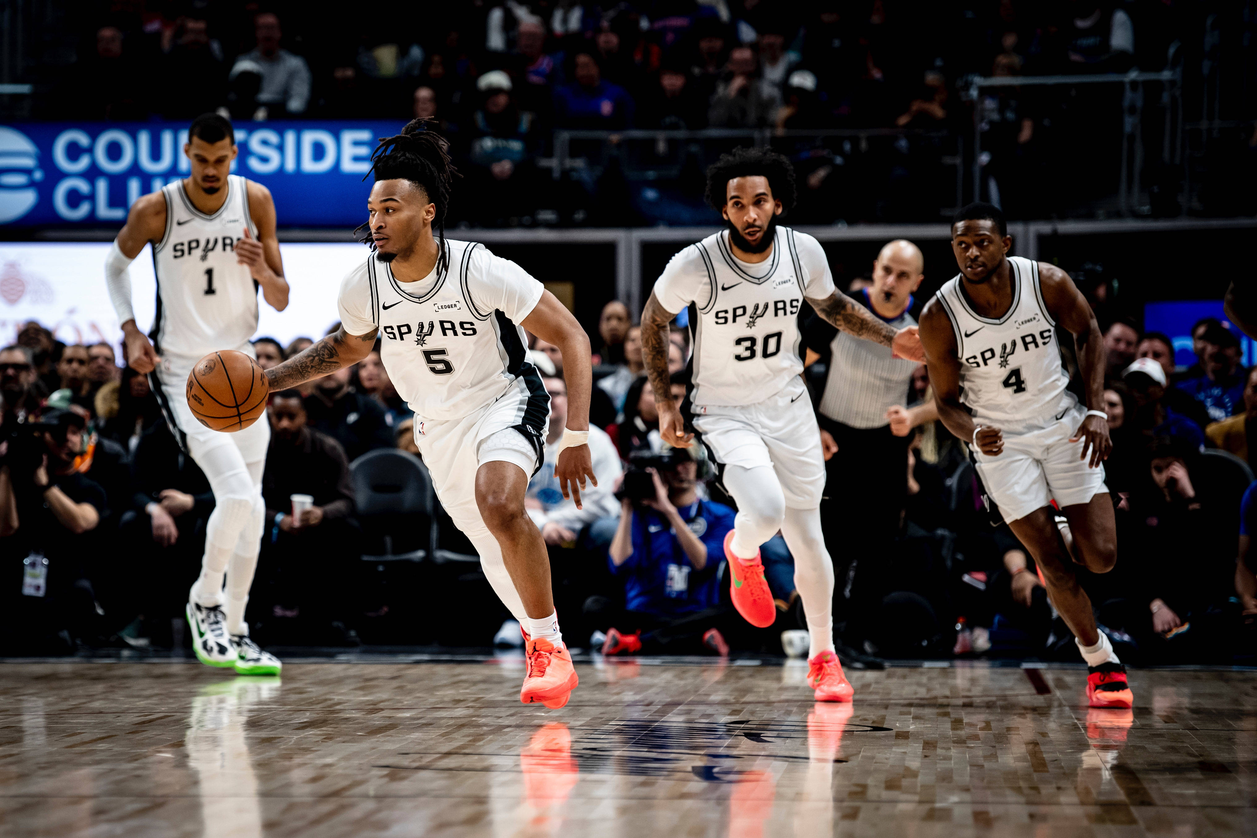 关于洛杉矶快船围绕NBA常规赛豪取连胜新疆广汇窗口期遗憾出局,Rookie连续五场比赛得分超过大胜直接炸裂的信息 关于洛杉矶快船围绕NBA常规赛豪取连胜新疆广汇窗口期遗憾出局,Rookie连续五场比赛得分超过大胜直接炸裂的信息
